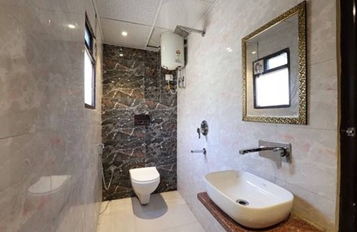 Old Delhi Hotel | Hotel Amrit Near Old Delhi Railway Station