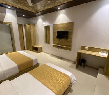 Kalina Hotel | Hotel BKC CROWN - Near Trade Centre, Visa Consulate