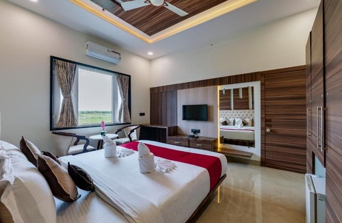 Dhule Hotel | Hotel Chandradeep Regency