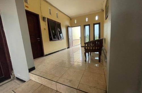 Karanganyar Hotel | Hotel O 45 Guest House