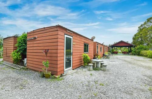 Sekinchan Hotel | Hotel O Asiacamp Chalet Tanjung Karang