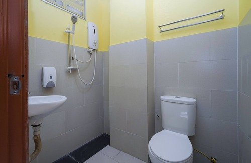 Kampung Tangkas House | Hotel O Bangi Sri Minang Guesthouse