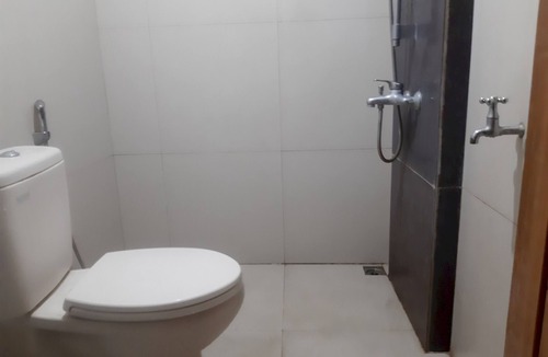 Pandaan Hotel | Hotel O Bidara Guest House Syariah