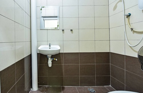 Taman Johor Jaya Hotel | Hotel O Ezzyhome Johor Jaya