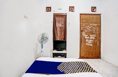 Surabaya Hotel | Hotel O Tarlo Guest House 4
