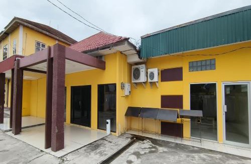 Kalimantan Hotel | Hotel O Wisma Flamboyan NearTaman Makam Pahlawan