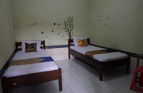 Bondowoso Hotel | Hotel O Yoko Kost Syariah