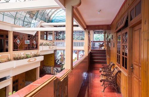 Oro Oro Ombo House | Hotel Palereman Soerabaia