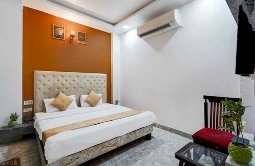 Pitampura Hotel | Hotel Season Grand Couple Friendly Pitampura