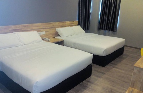 Taman Pengkalan Jaya Hotel | Hotel Suria 18
