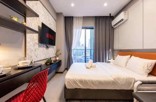 Sen Sok Hotel | Hotel with 4 bedrooms and AC in awesome Phnom Penh