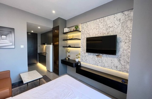 Sen Sok Hotel | Hotel with 4 bedrooms and AC in awesome Phnom Penh
