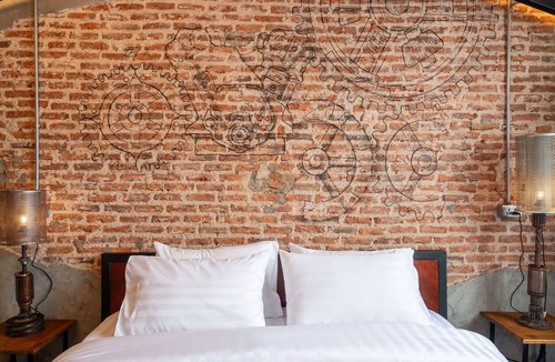 Phra Nakhon Hotel | House of Machine - Deluxe room, located in Bangkok Old Town