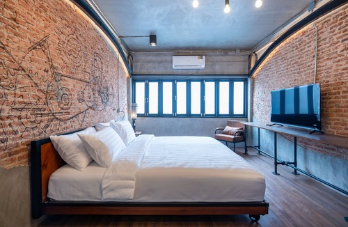 Phra Nakhon Hotel | House of Machine - Deluxe room, located in Bangkok Old Town
