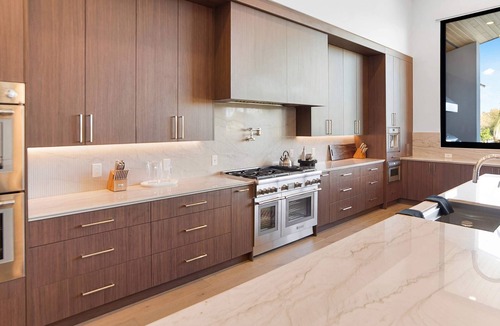 South Scottsdale House | HÓZHÓ | Golf Simulator, Pool, Theatre & Pickleball