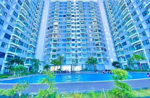 Hue Apartment | Hue Oi 4 Homestay - Spacious 2-Bedroom Apartment with Balcony & Pool - River and Field View