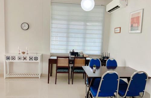 Kuching House | HUGE landed full house