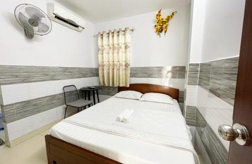 Binh Thanh Hotel | Huy Hoàng Hotel