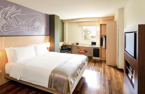 Vientiane Hotel | ibis Vientiane Nam Phu
