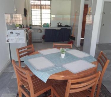 Tanjung Tanah Merah Apartment | Ibu homestay