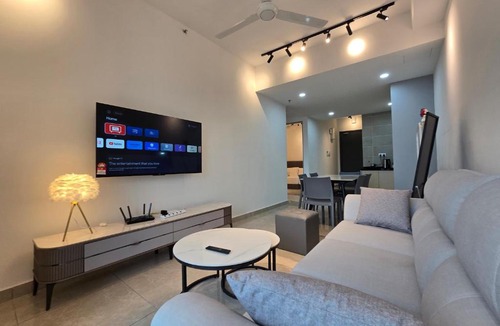Taman Jubilee Apartment | ICC Ipoh Bond Suites by Merveille Louise
