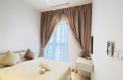 Kuala Lumpur Apartment | ICONIC skyview Living near Trx Klcc Pavilion Velocity
