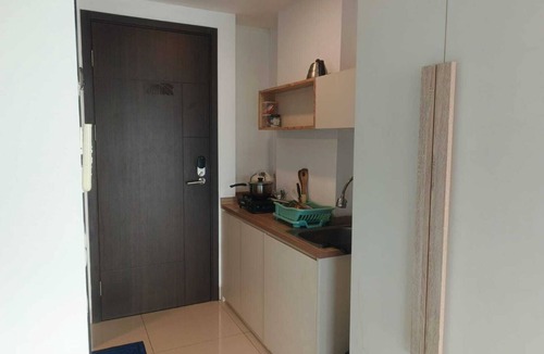 Jakarta Apartment | CGK airport transfer, 24H security-CCTV, early check-in* & late check-out*. T&C