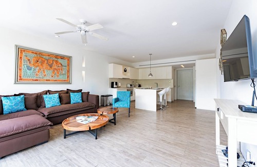R Condo | Ideally Located Condo Near Everything