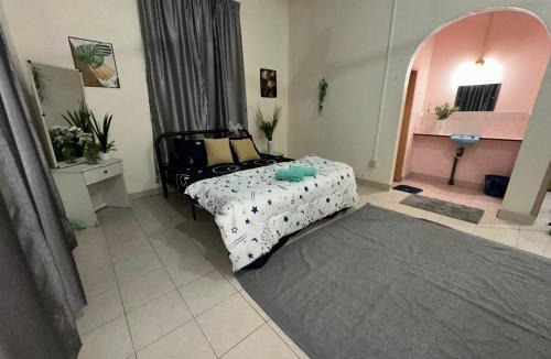 Kusial House | Iman Homestay Tanah Merah