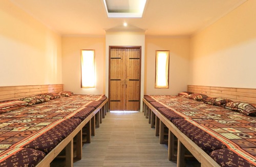 Pacet Hotel | IMK Inn by Obech