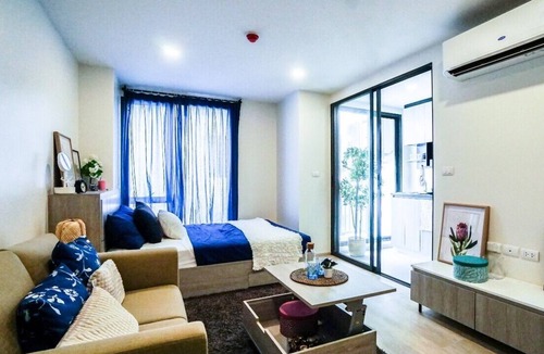 China Town Apartment | In the heart of Chinatown. The place is rich with street food!