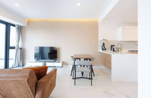 El Yaqui House | Incredible Loft | Gym, Cinema & Spa Amenities