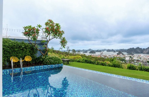 Ha Long Villa | Indochine‑Style Private Pool Villa Full Bay View |5 BR | Karaoke Billiards