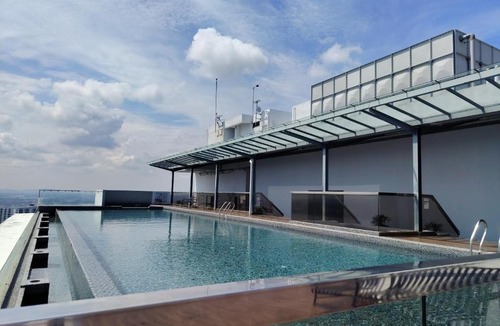 Malacca City Apartment | Infinity Pool Seaview Malacca 2-6 pax 5minJonker