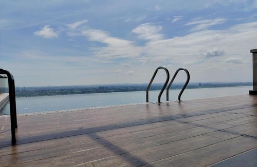 Malacca City Apartment | Infinity Pool Seaview Malacca 2-6 pax 5minJonker