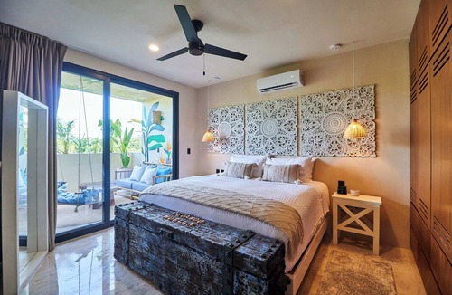 Zama Condo | Inspirational 3 Bedroom Penthouse with Plunge Pool,walkable to restaurants/bars