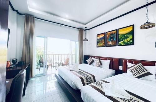 Vang Vieng Resort | Intimate Riverside Resort