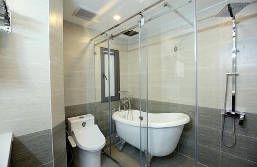 Ngoc Khanh Apartment | Investland - Kim Ma, Dao Tan, Street Near Daewoo, Lotte and Vinhomes Metropolis, One, Two Bdr