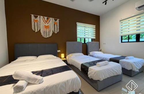 Taman Rapat Damai Villa | Ipoh fairy four pool villa by Verve