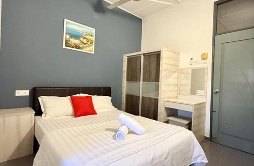 Taman Kemuncak House | Ipoh Garden 4BR 10Pax