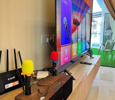 Ipoh House | Ipoh Happiness Stay 20pax Karaoke & Snooker Landed