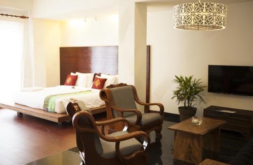 Chamkar Mon Hotel | iRoHa Garden Hotel & Resort