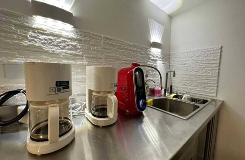 Khlong Tan Apartment | Is between bts ekkamai and phra khanong is 3 mins walk