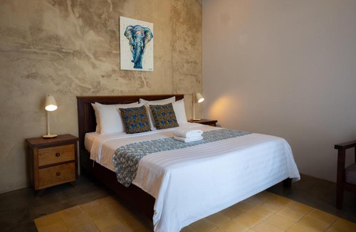Sangkat Sla Kram Hotel | Isann Suites