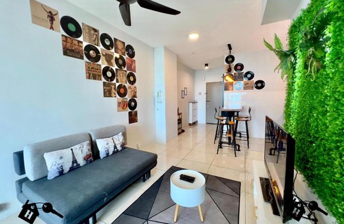 Penampang Apartment | ITCC Manhattan Suites Vinyl by Hush Inn