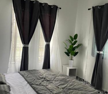 Benut Villa | Ivory Tiny House Benut