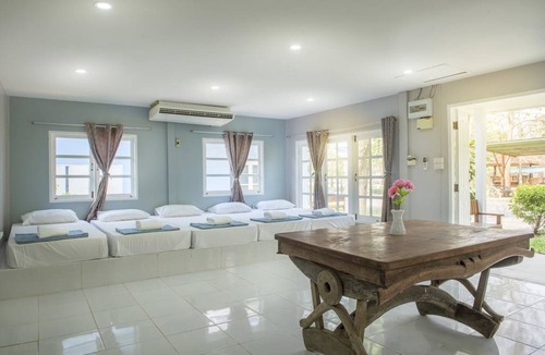 Mittaphap Hotel | Ivy Cottage by Qiu Hotel