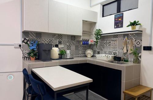 Bota Apartment | Ivy Orkid Homestay Aras 1