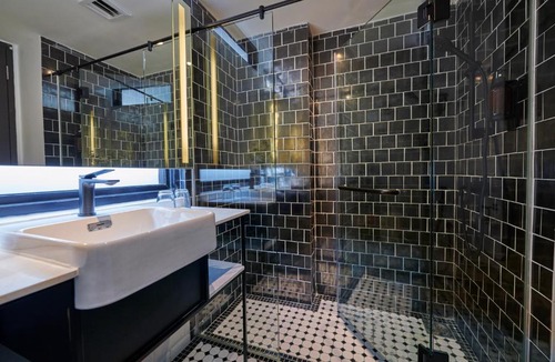 Imbi Hotel | J-Hotel by Dorsett