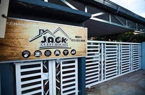 Cherang House | Jack Guest House KB 5 Rooms 4 Toilets - Max 20 pax